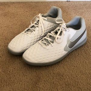 Indoor Nike tiempo